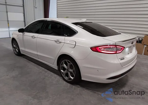 2013 Ford Fusion Energi Titanium z USA, uszkodzony, nr VIN 3FA6P0SU3DR373700